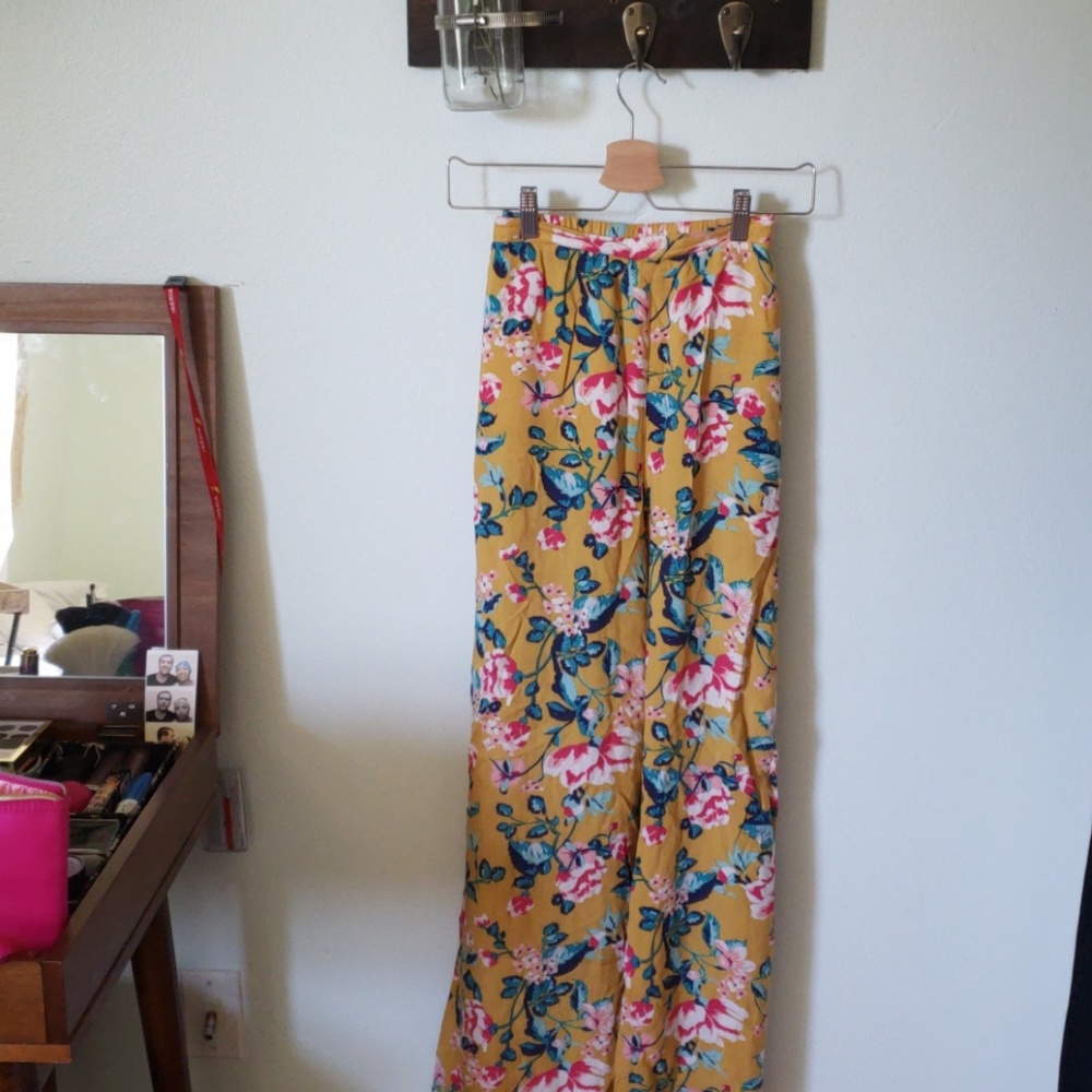 Xhilaration Floral Flowy Pants